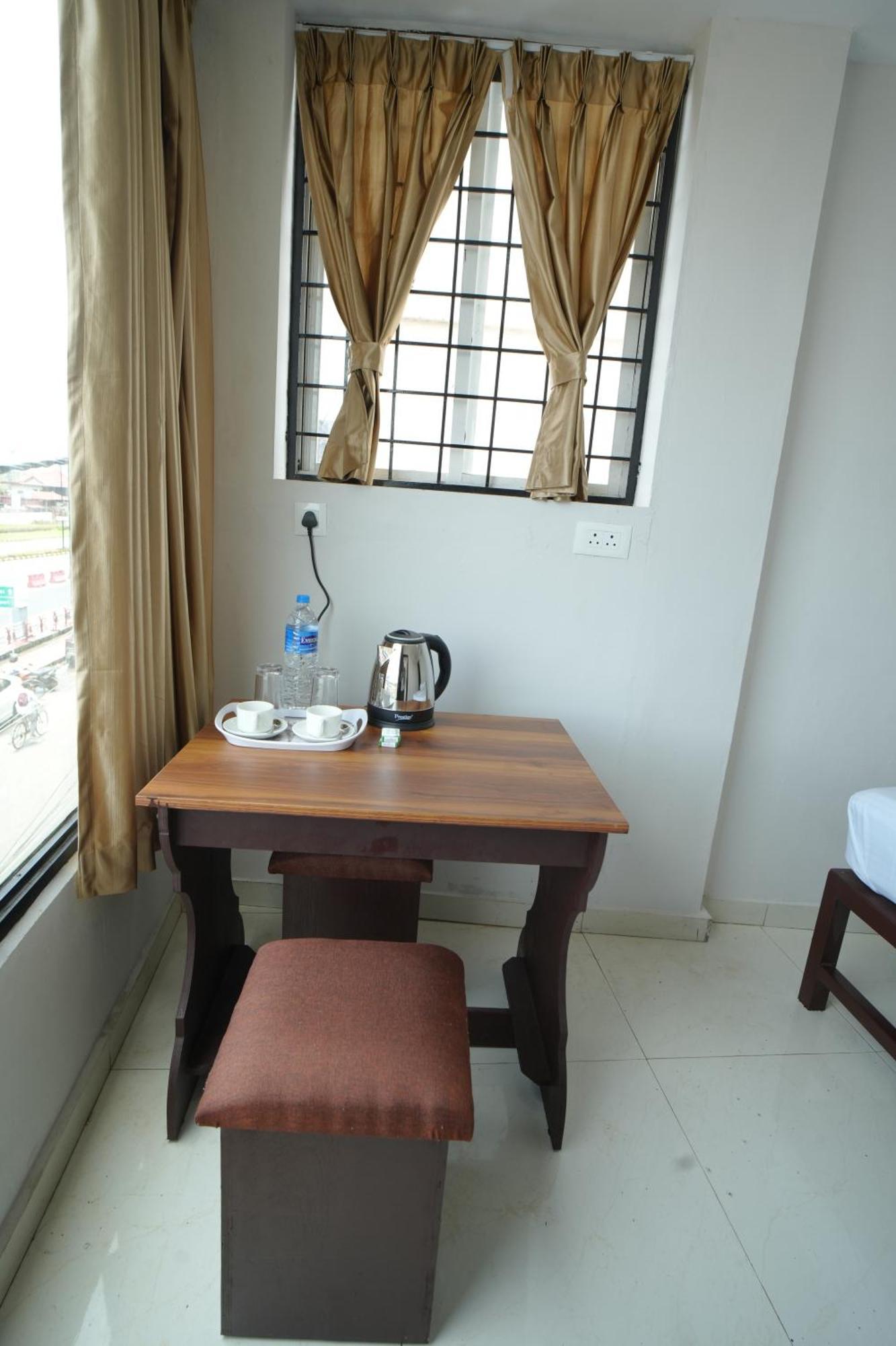 Port View Residency Pvr Hotell Nedumbassery Eksteriør bilde