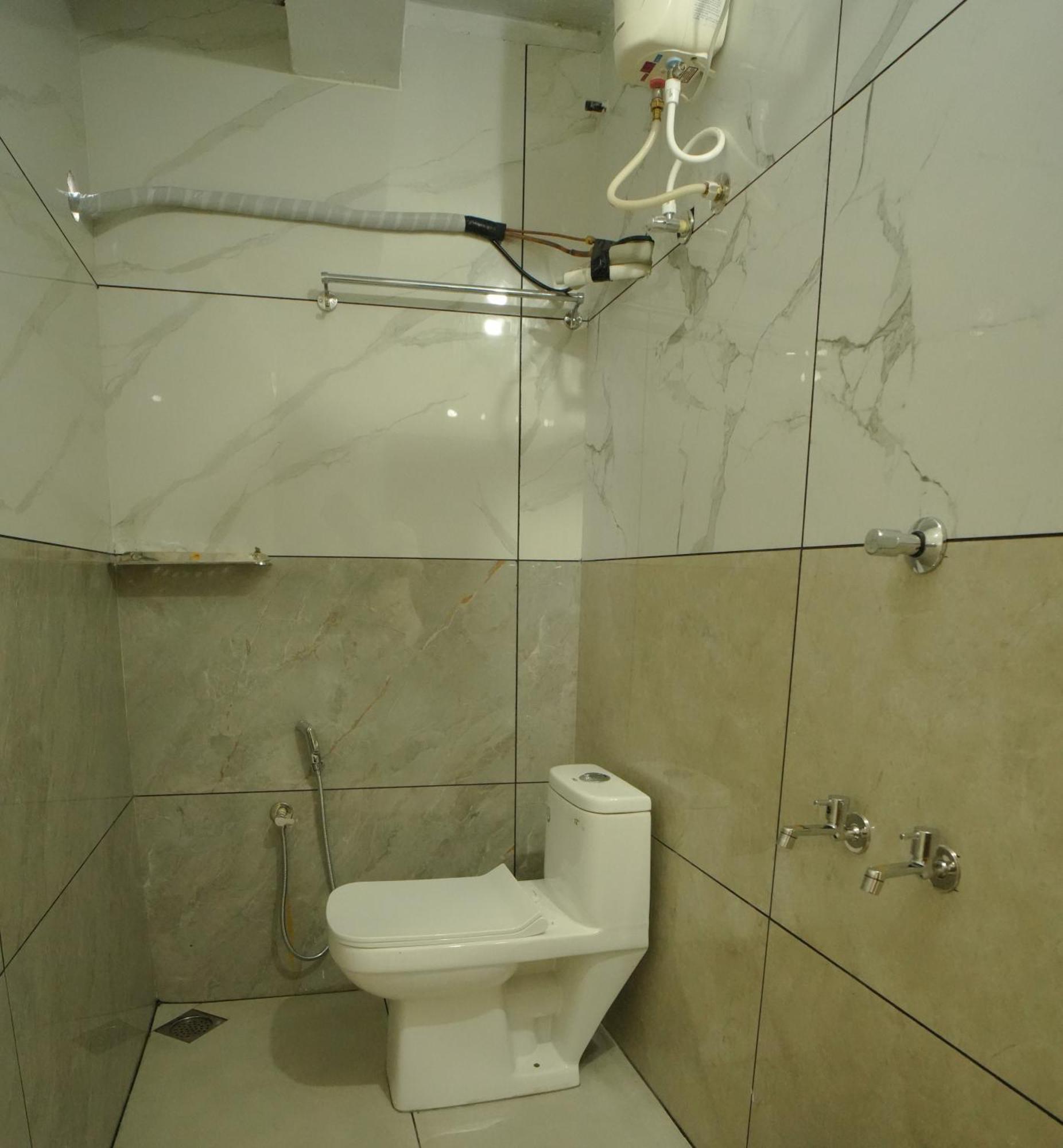 Port View Residency Pvr Hotell Nedumbassery Eksteriør bilde