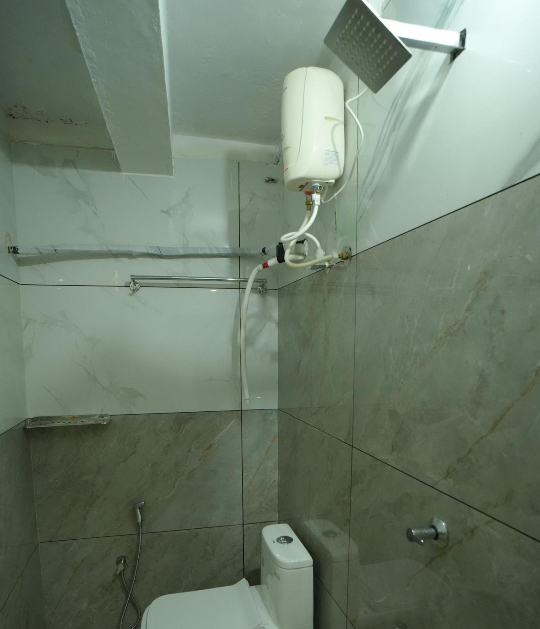 Port View Residency Pvr Hotell Nedumbassery Eksteriør bilde
